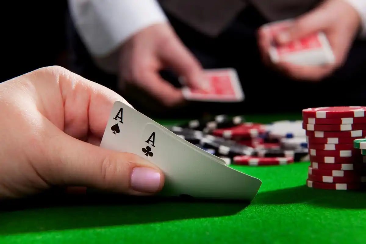 phwi Live Casino table game overview showing baccarat and roulette options
